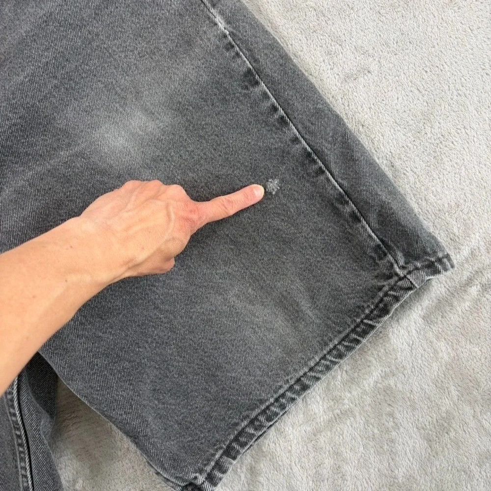 Vintage Levi's 550 Relaxed‎ Fit Denim Shorts Men 34 (Tag 36) Distressed 90s USA